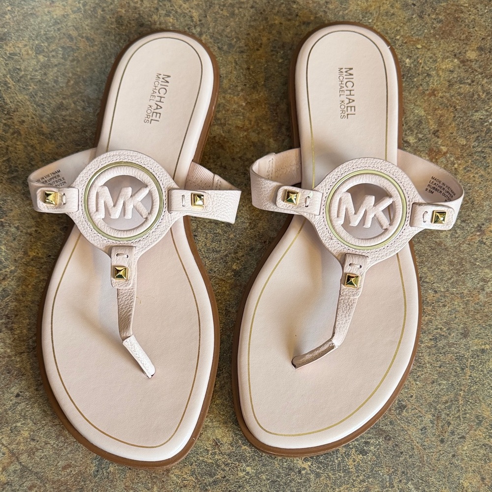 MICHAEL Michael Kors Aubrey Cutout Leather T-Strap Sandals - Picture 4 of 12